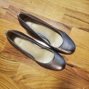 Vionic Carmel Leather Pump Heels (Pewter)